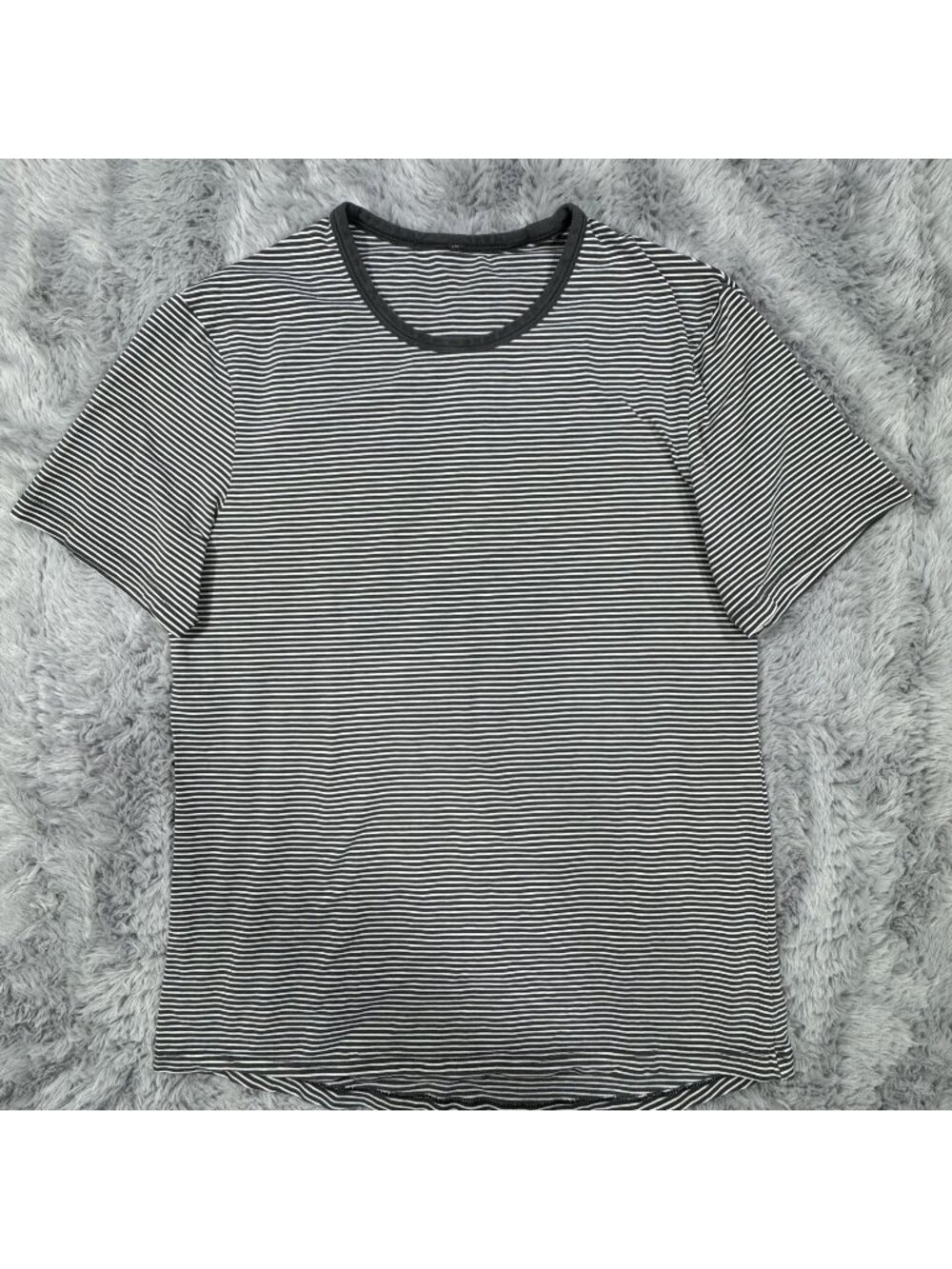 Lululemon T-Shirt Women's Gray White Striped Short Sleeve Top Size M/L
